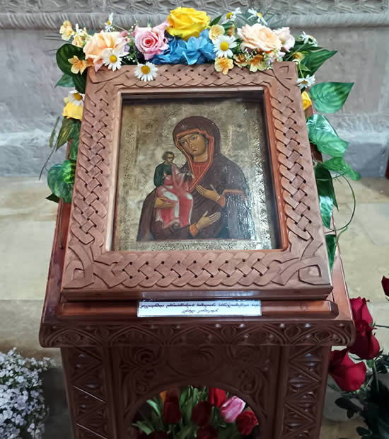 Троеручица с острова Корсики